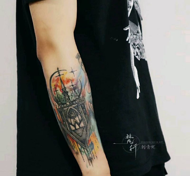 小花臂纹身图片_手臂新传统水彩猫浪花纹身图案