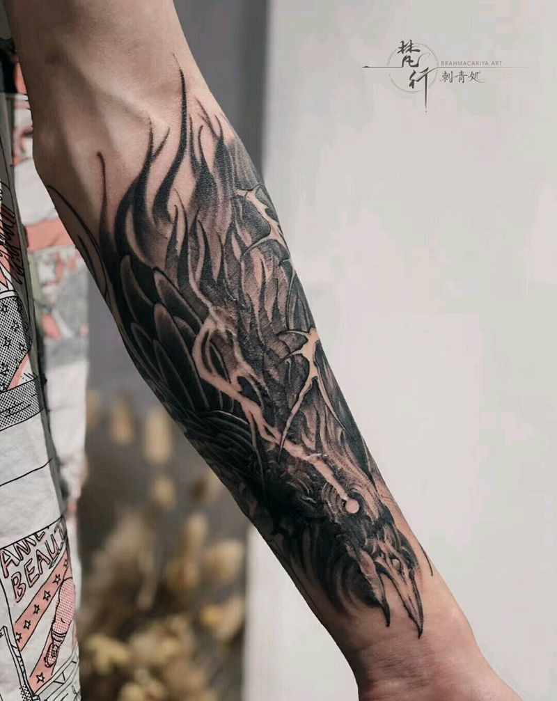 遮盖添加花体字纹身图片_手臂新传统水墨乌鸦花体字纹身图案