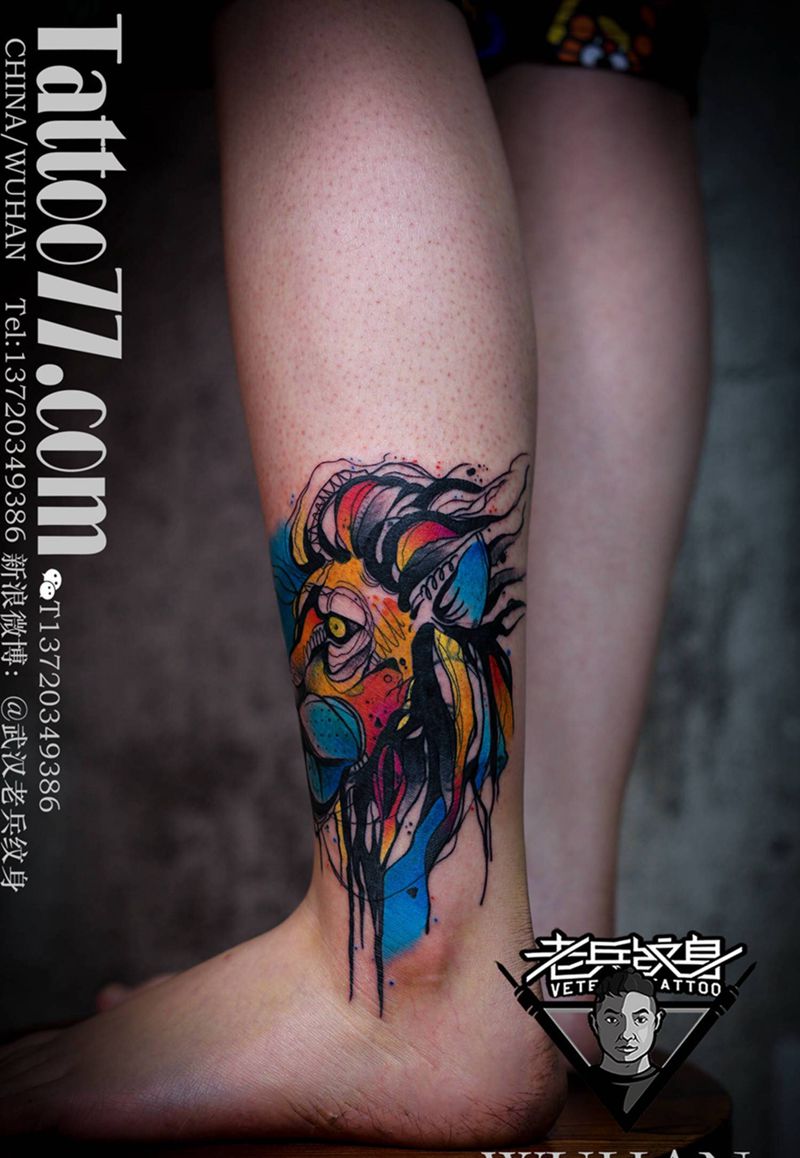 水彩狮子纹身图片_成品脚部欧美动物纹身图案