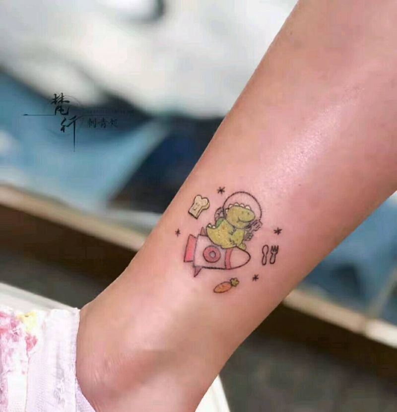 动漫纹身图片_腿部老传统水彩动漫纹身图案