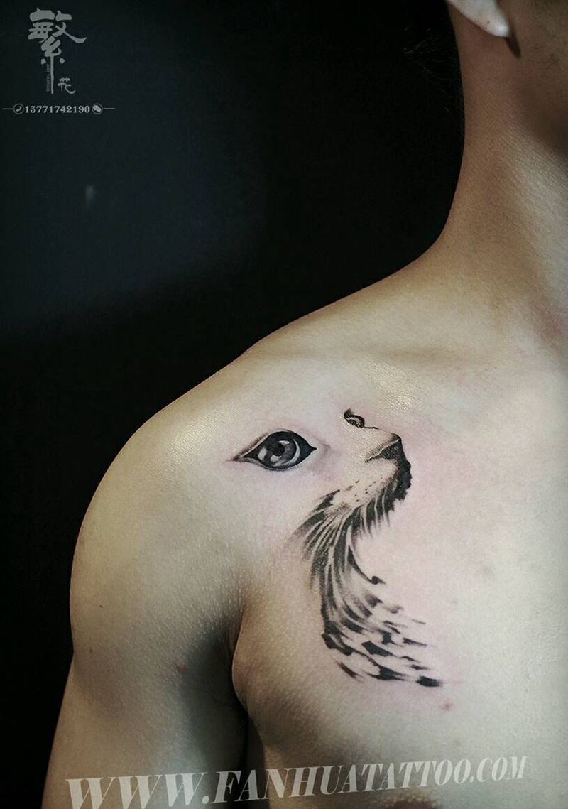 猫纹身图片_肩部胸部清新动物成品纹身图案