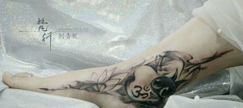 水墨添加纹身图片_脚部水墨纹身图案