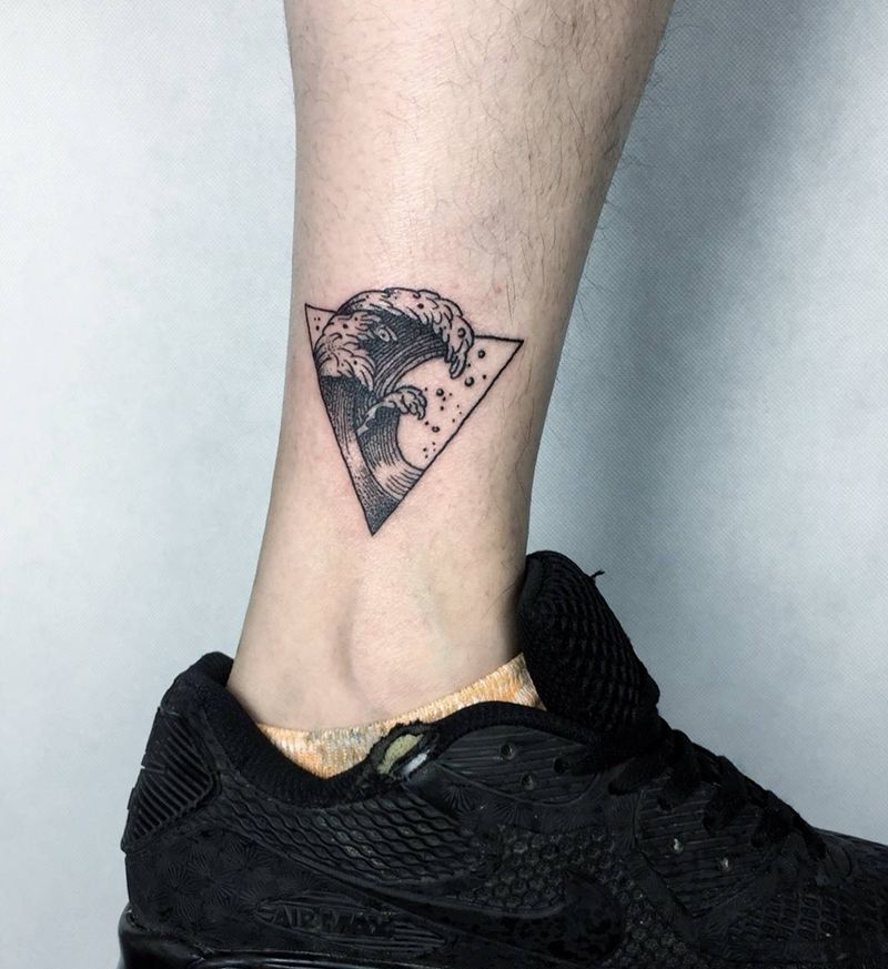 小浪花纹身图片