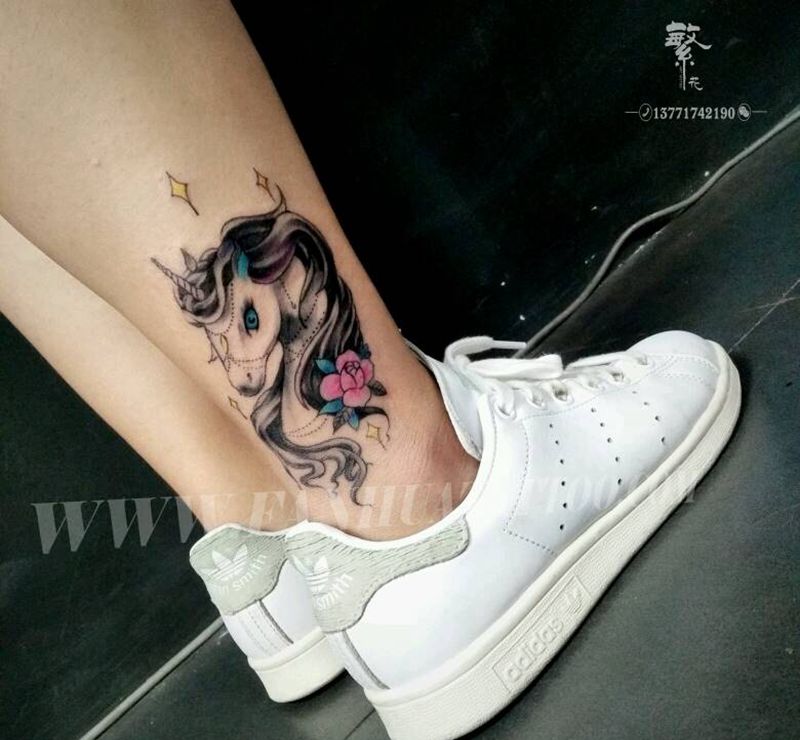 独角兽纹身图片_腿部欧美动物成品纹身图案