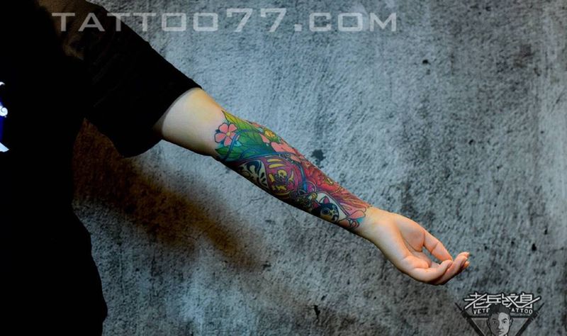 小花臂纹身作品纹身图片_成品手部欧美纹身图案