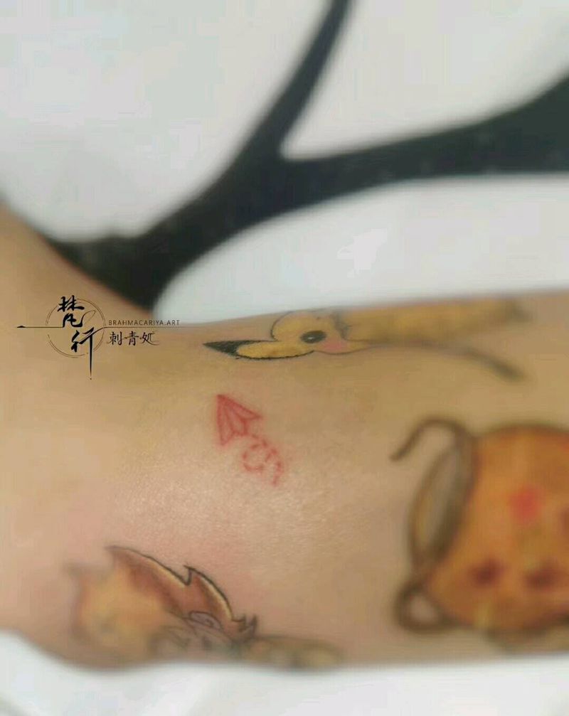 小清新纹身图片_手臂新传统箭头纹身图案