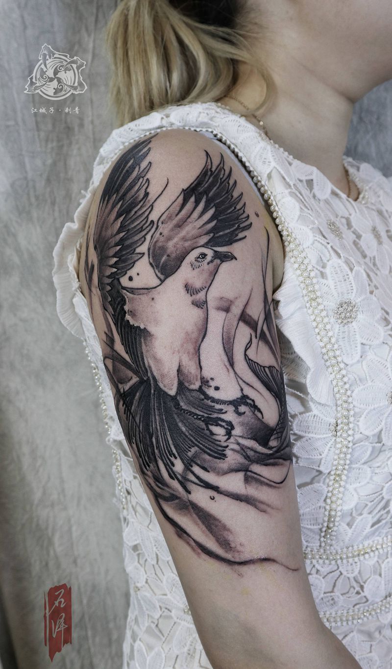 海鸥纹身图片_手臂水墨纹身图案