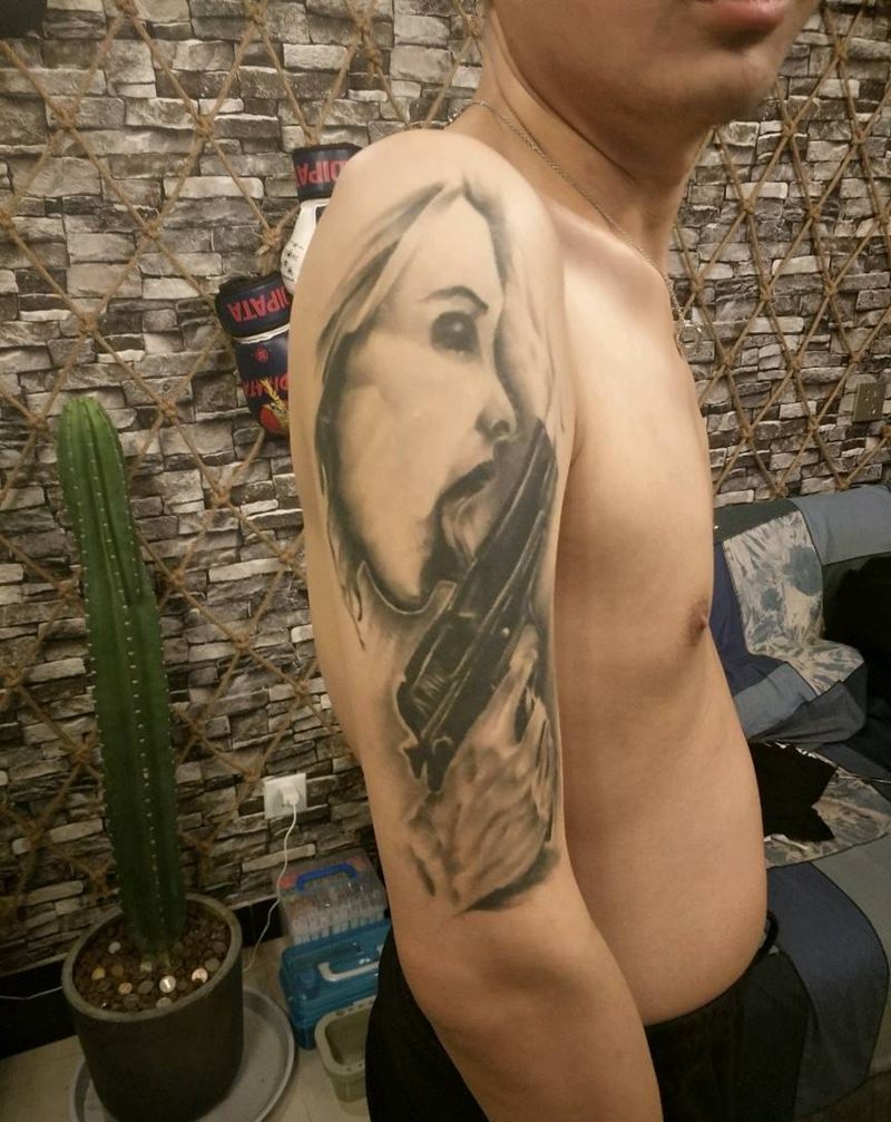 写实纹身图片_肩部欧美写实纹身图案