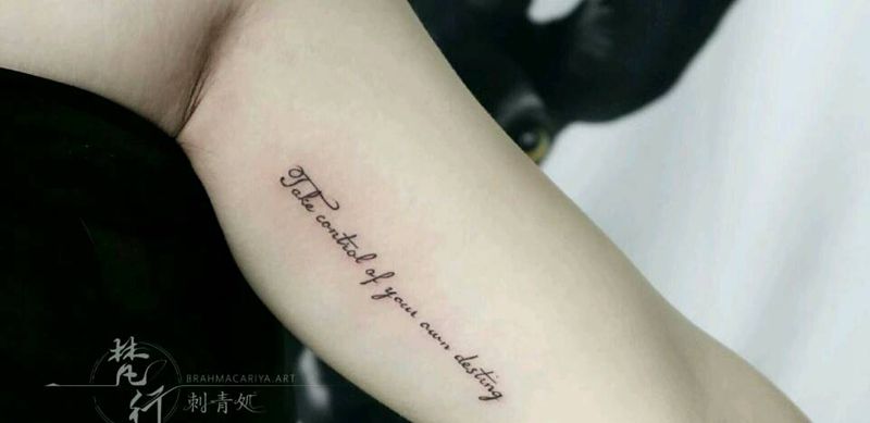 字母纹身图片_手臂字母纹身图案