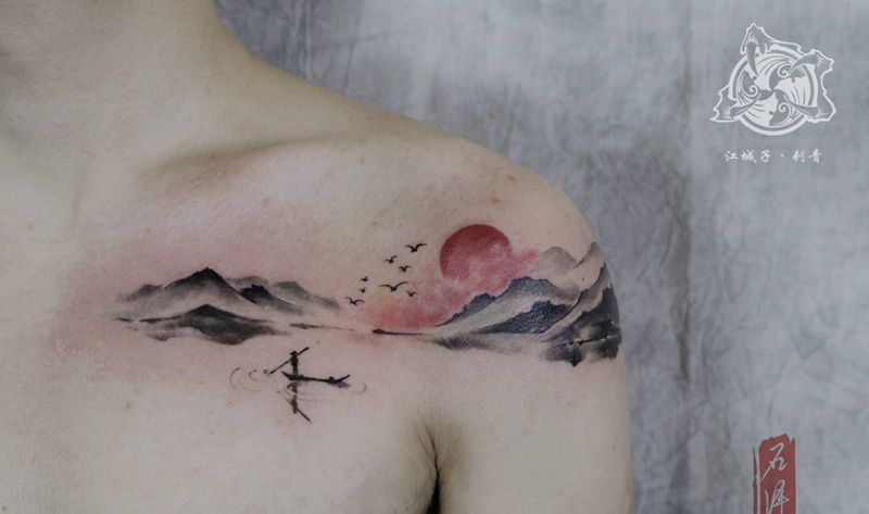 山水纹身图片_胸部水墨纹身图案