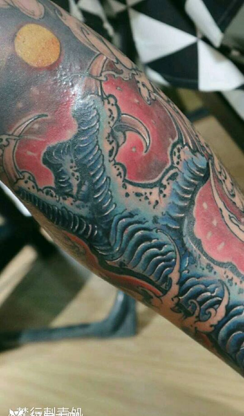 龙爪纹身图片_腿部龙爪纹身图案