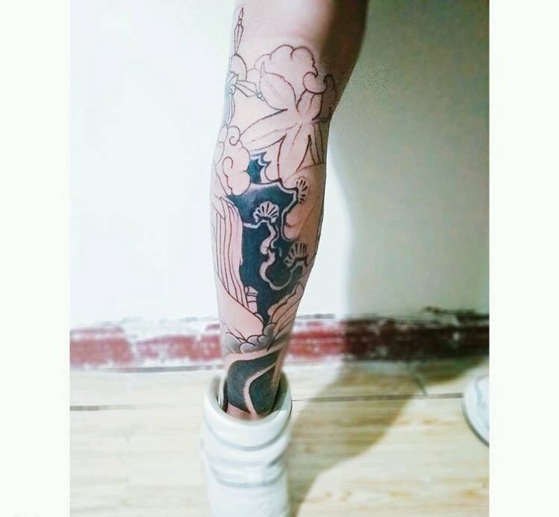 日式传统包小腿纹身图片_腿部传统人物植物原创成品纹身图案