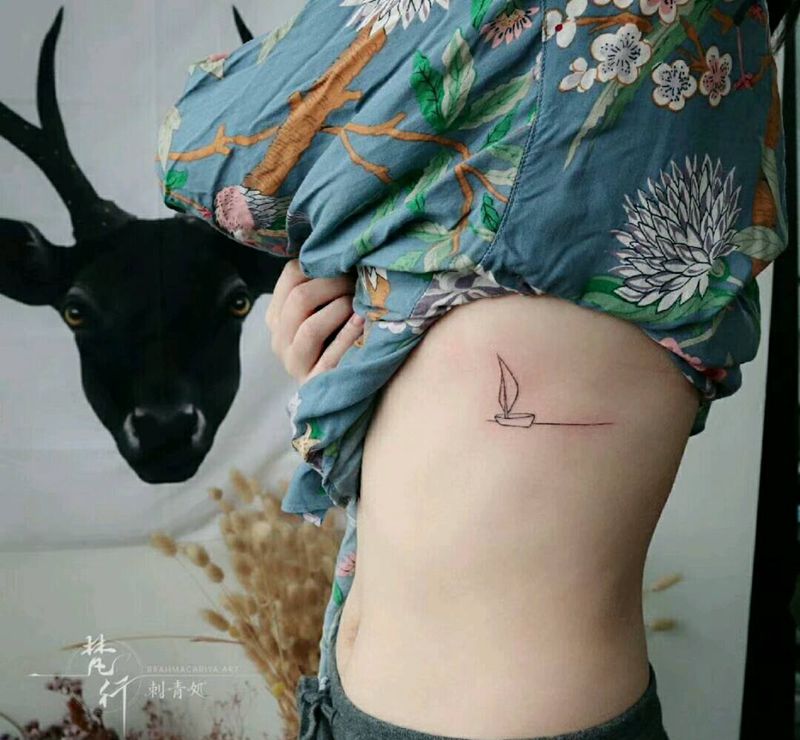 帆船纹身图片_腰部老传统帆船纹身图案