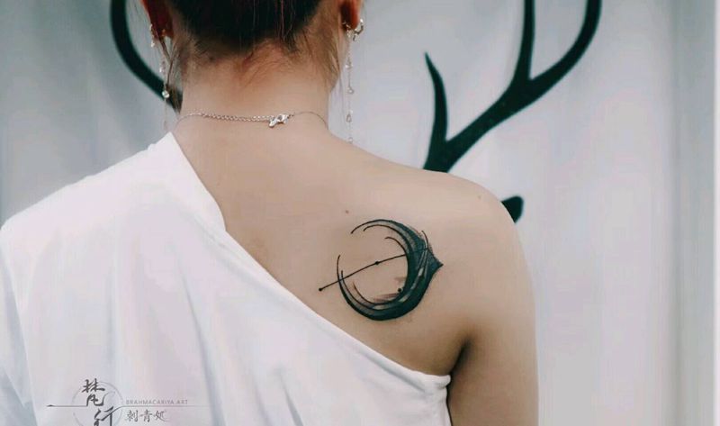 情侣纹身纹身图片_背部老传统星座纹身图案