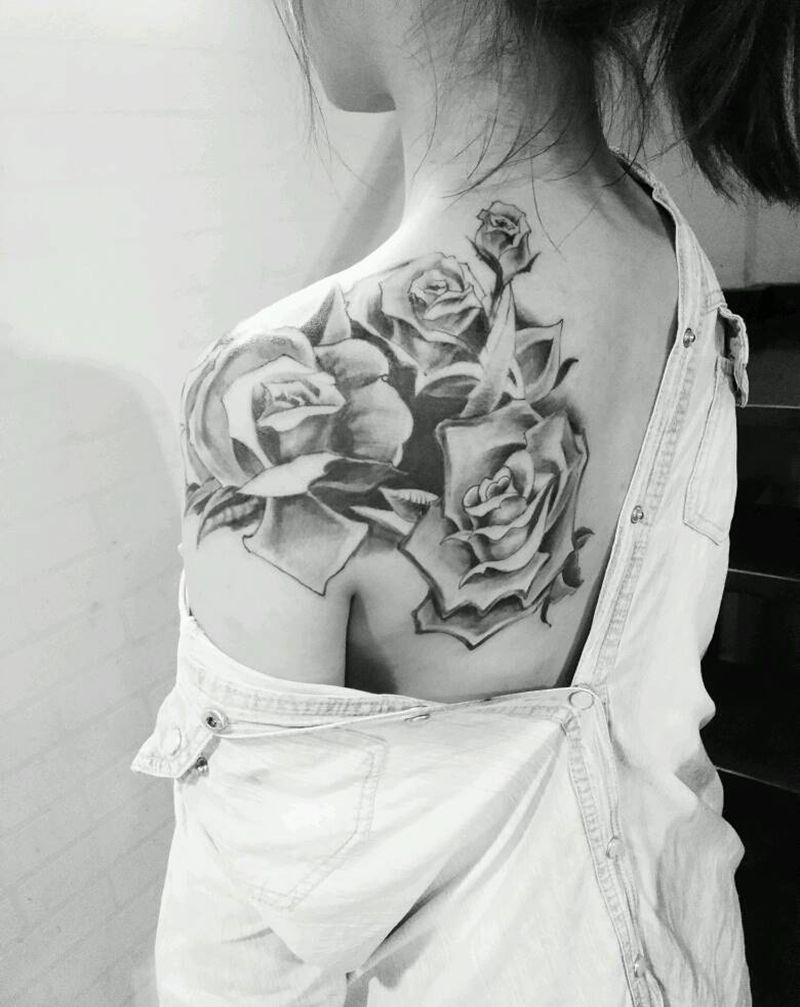 白玫瑰纹身图片_肩部背部欧美植物原创成品纹身图案