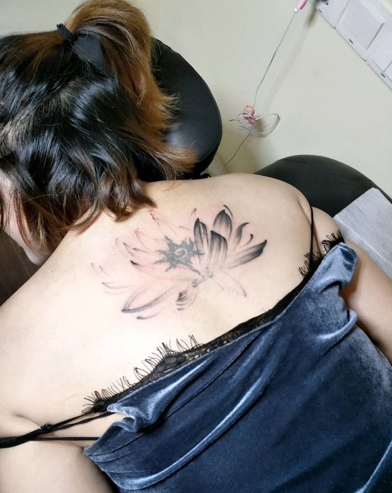 莲花纹身图片