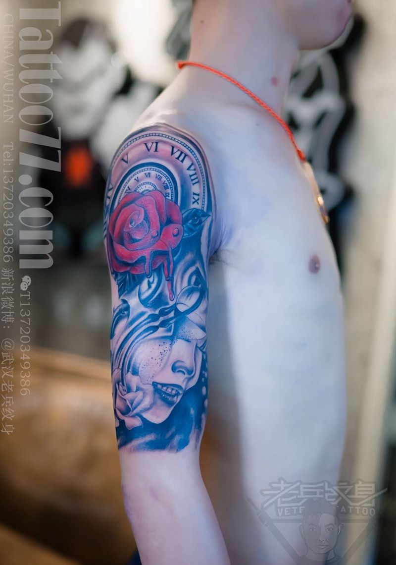 沙漏纹身图片_成品手臂欧美人物原创纹身图案
