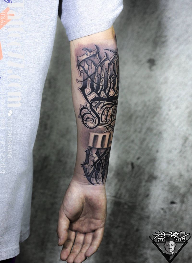 手部花体字纹身纹身图片