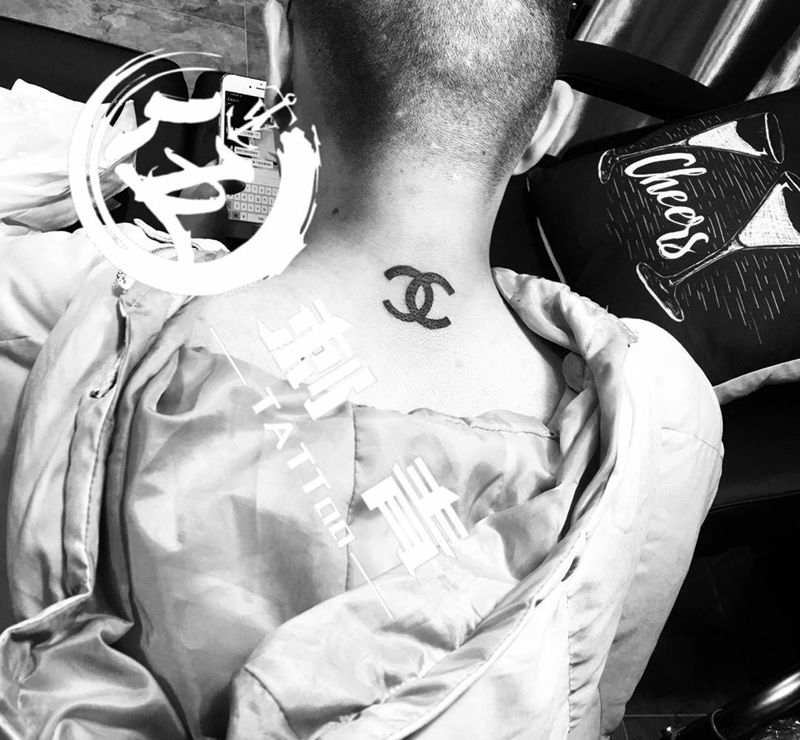 香奈儿标志纹身图片
