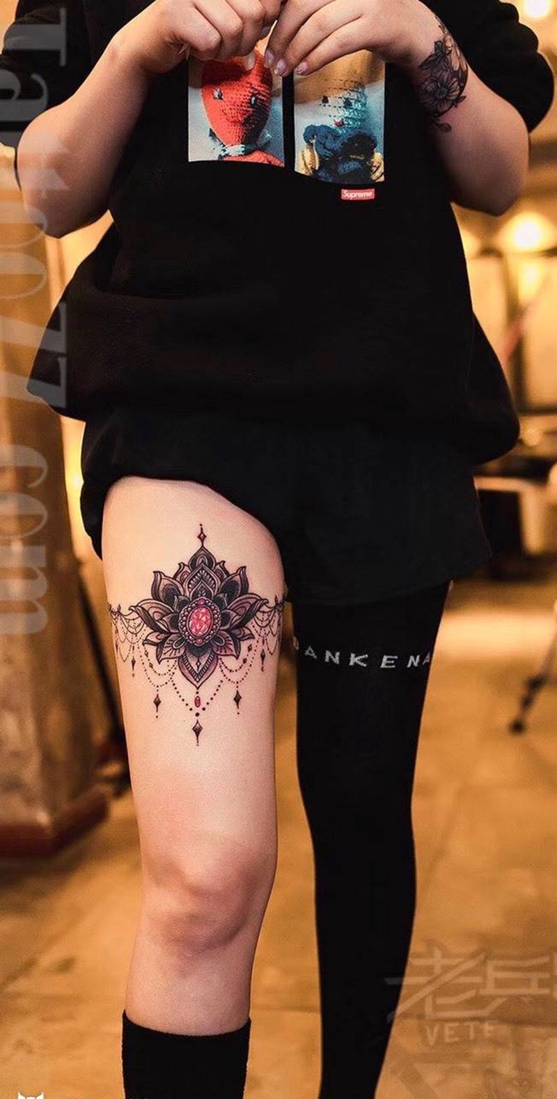 腿部莲花纹身纹身图片