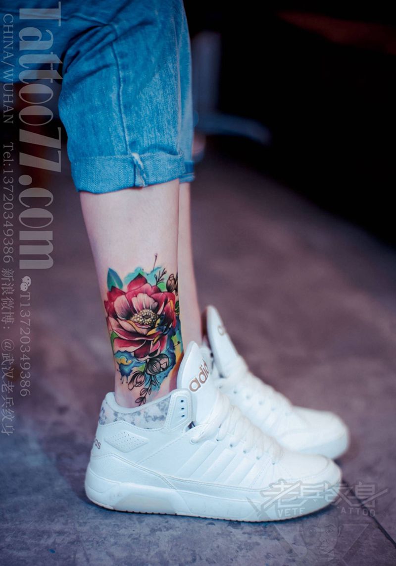 兵哥打造的脚踝罂粟花纹身纹身图片