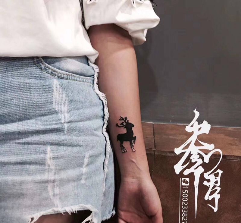 小鹿纹身图片