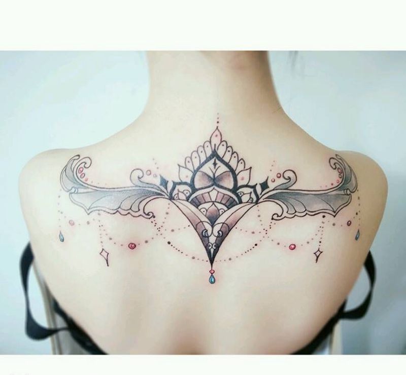 背纹身图片_背部欧美几何字符原创成品纹身图案