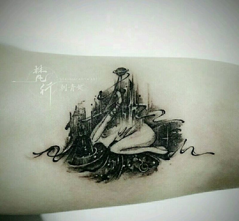 离纹身图片_手臂欧美写实女人相机纹身图案