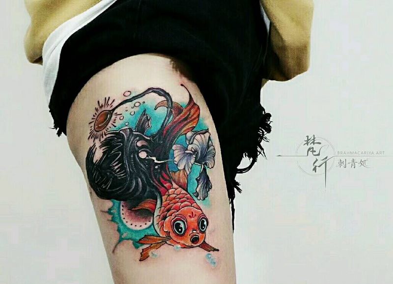 双鱼座纹身图片_腿部新传统水彩鱼花纹身图案