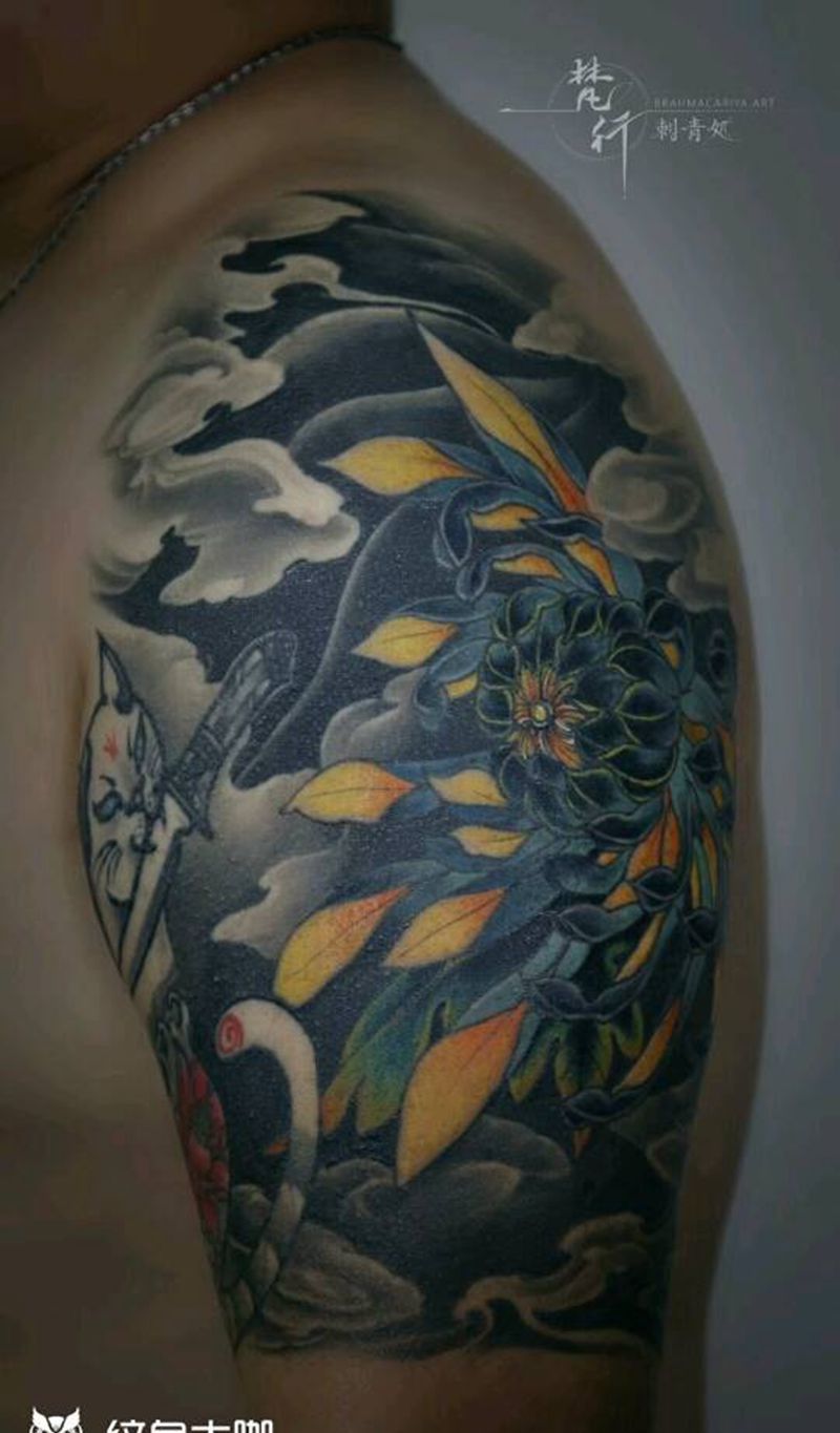 猫与菊纹身图片_手臂老传统菊花纹身图案