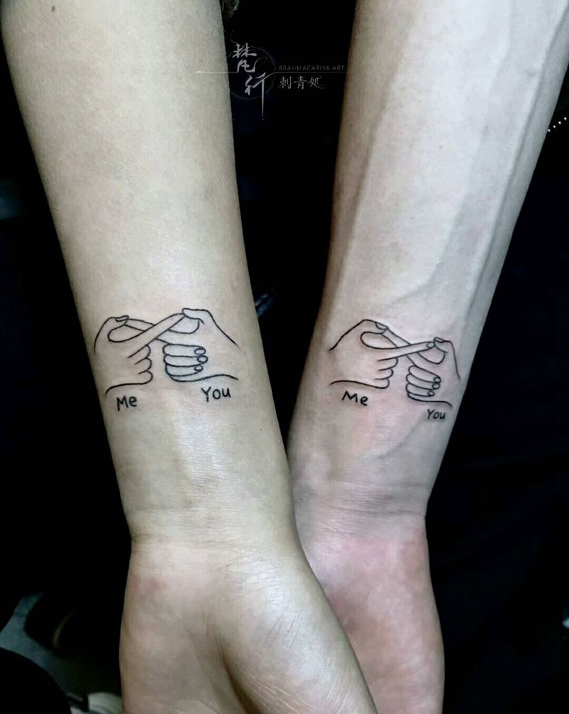 简笔手纹身图片_手臂新传统手纹身图案