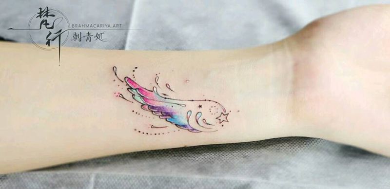 小清新纹身图片_手臂新传统水彩纹身图案