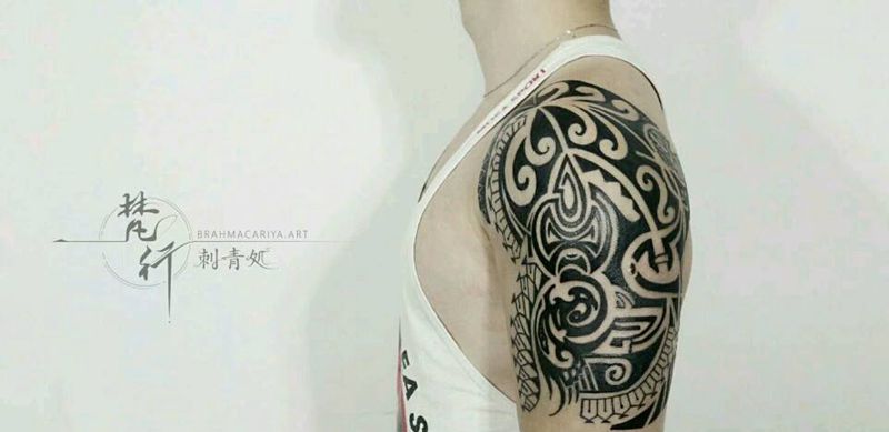 图腾纹身图片_肩部图腾纹身图案