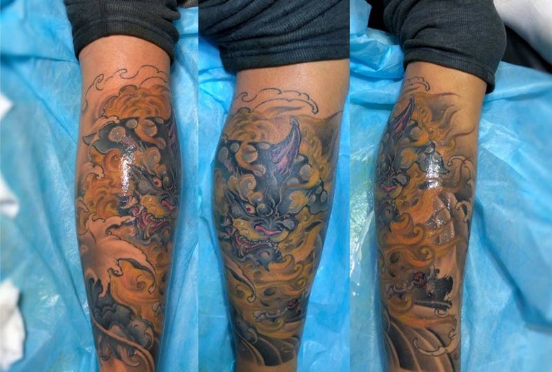 唐狮纹身图片_脚部腿部新传统唐狮重彩纹身图案