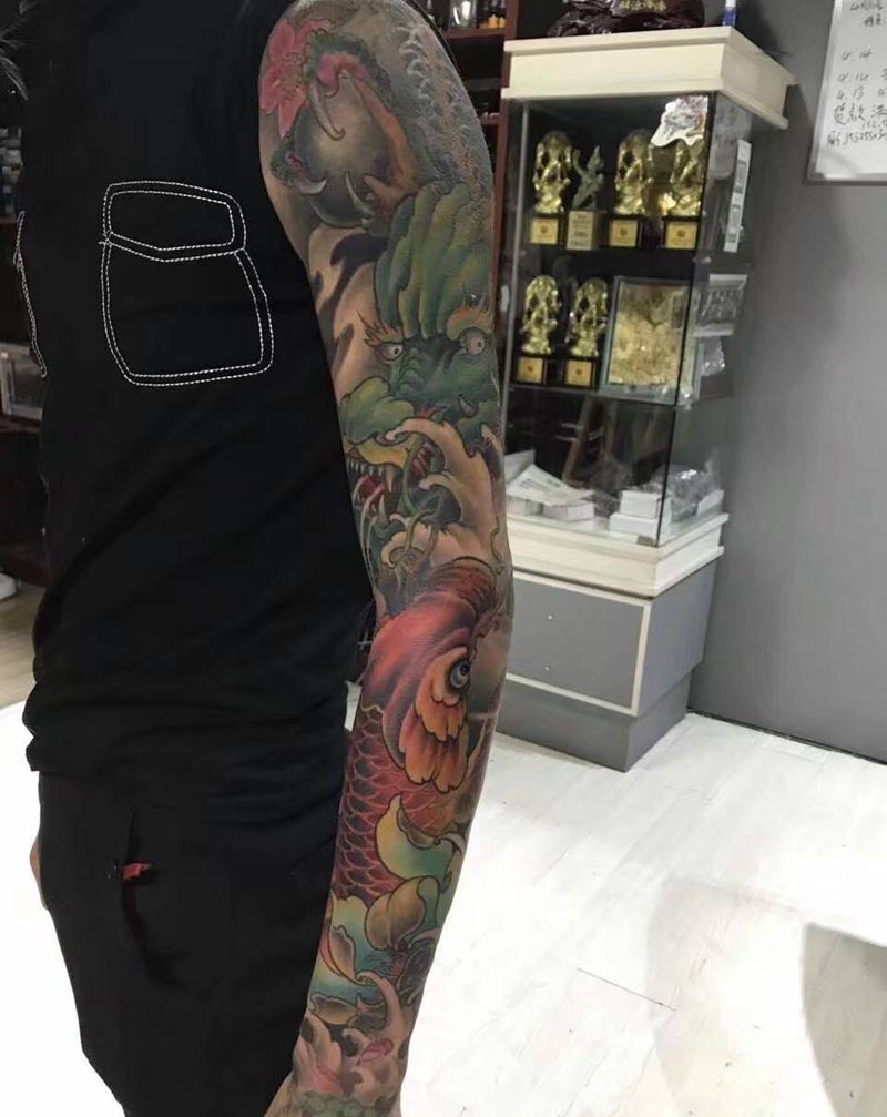 彩色花臂（龙与鱼）纹身图片