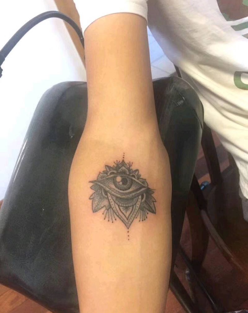 点刺纹身图片_手臂点刺纹身图案