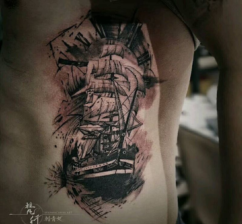 船纹身图片_腰部新传统船纹身图案