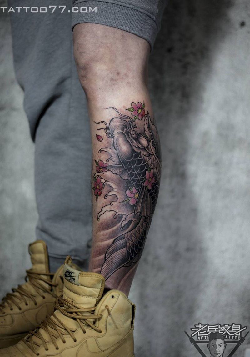 小腿鲤鱼纹身图片_成品腿部传统动物纹身图案