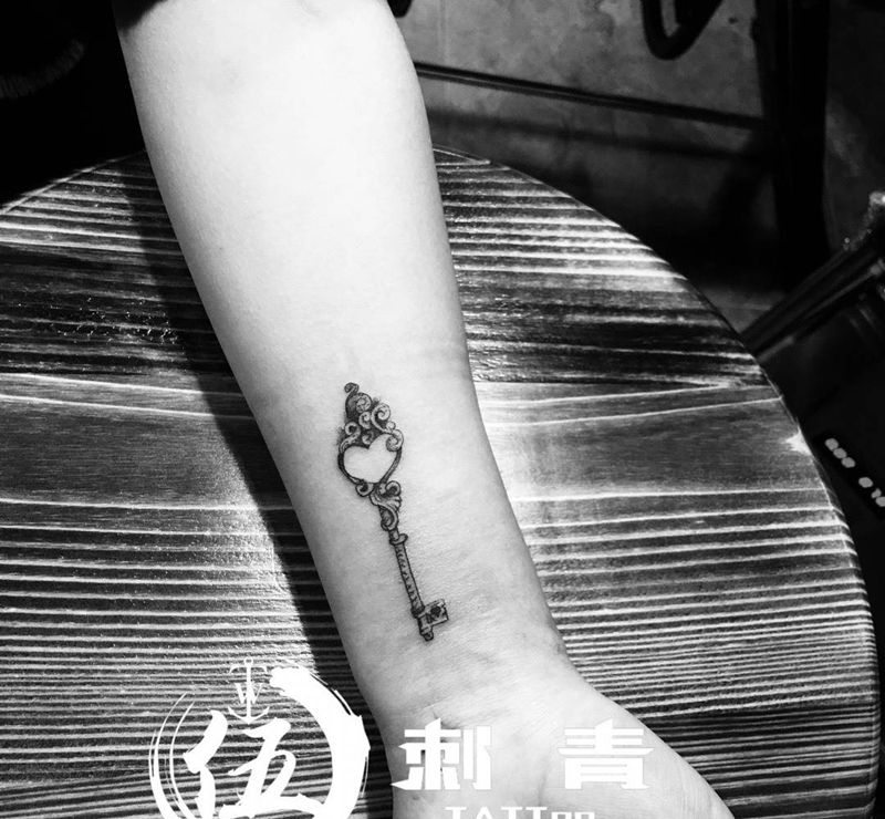 钥匙纹身图片
