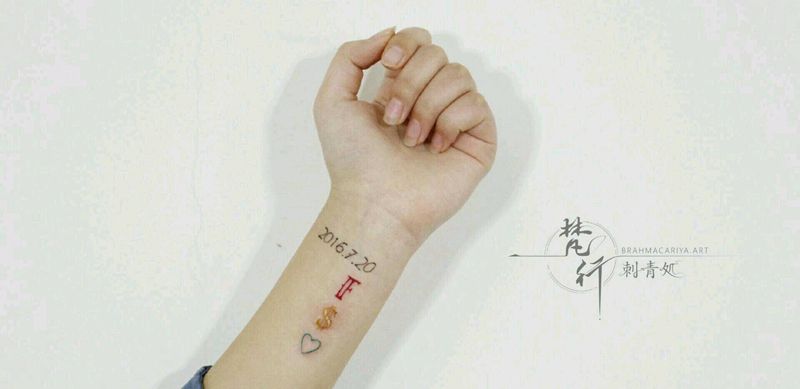 小清新纹身图片_手臂新传统钱纹身图案