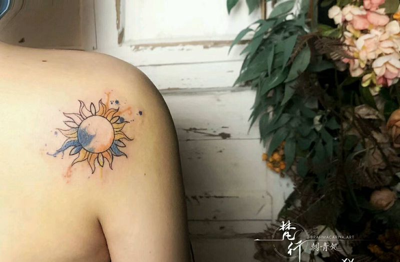 小遮盖纹身图片_胸部新传统纹身图案