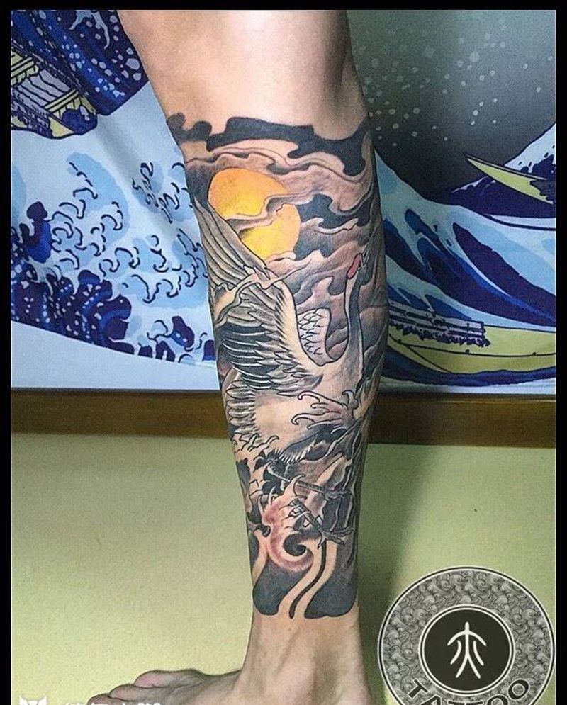 仙鹤纹身图片_腿部传统纹身图案