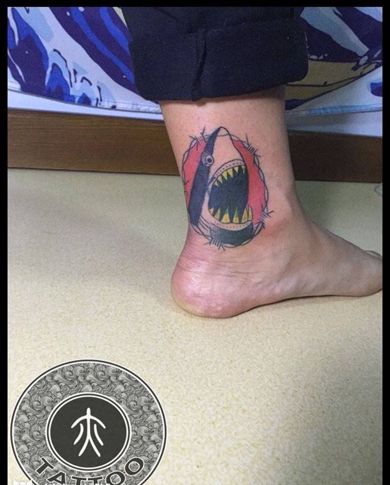 遮盖小鲨鱼纹身图片_new school纹身图案
