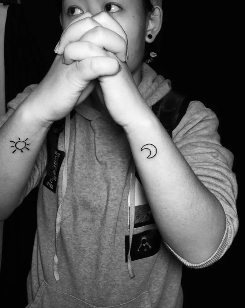 今日刺青：日月神教会标纹身图片