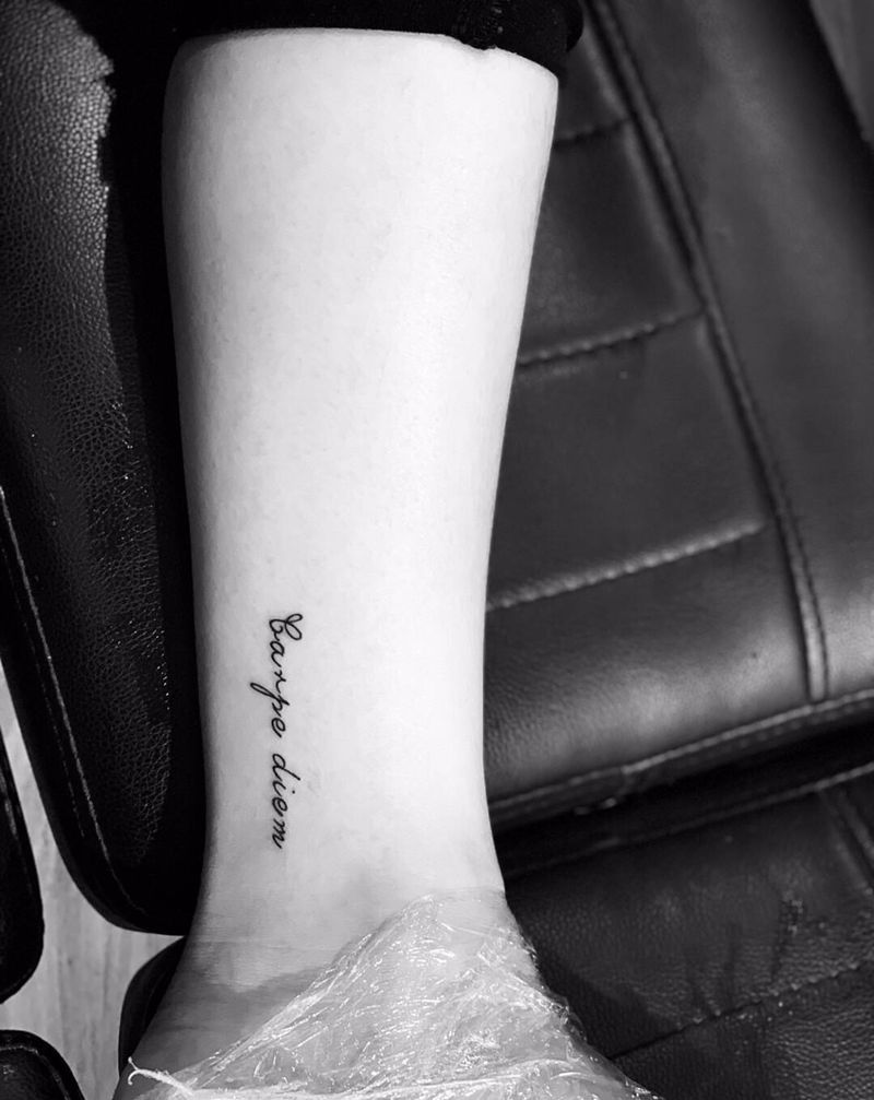 今日作品更新#纹身图片_腿部纹身图案