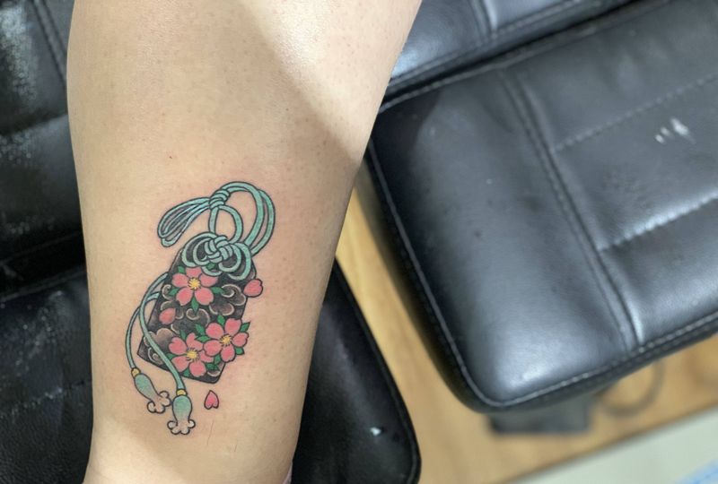 今日作品更新#刺锦堂纹身#小牛纹身图片_腿部纹身图案