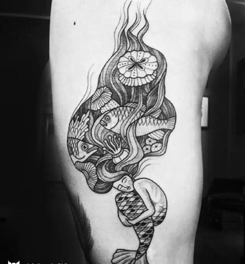 美人鱼  “都说故事与酒最配 却不知这样更容易让人落泪”纹身图片