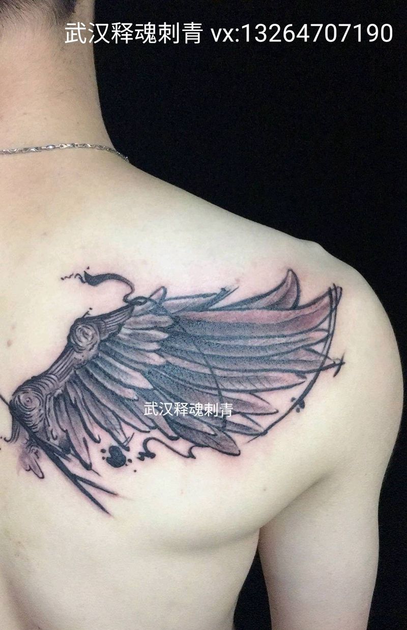 翅膀纹身图片