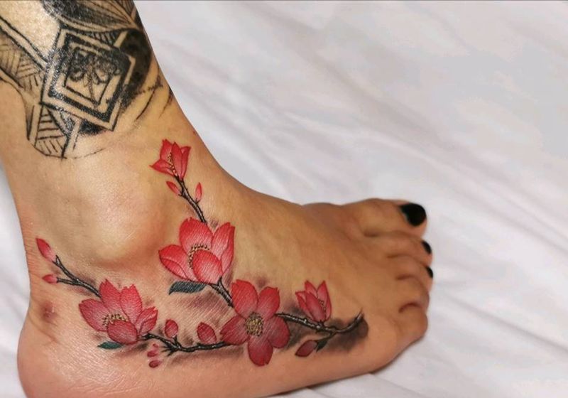 遮盖纹身图片_脚部新传统水彩纹身图案