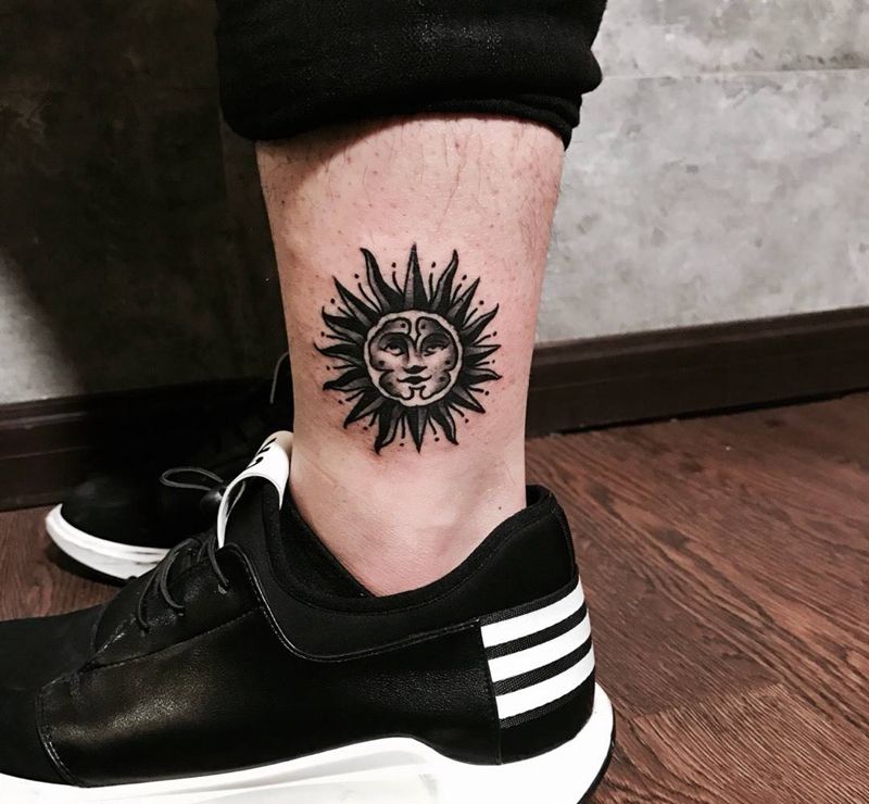 小太阳纹身图片